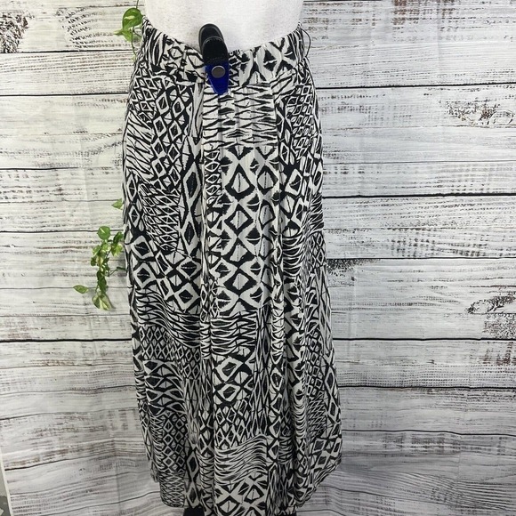 Covington Skirt size Small Black White Sheer Long Maxi Aztec Modest Boho Beach - Picture 13 of 14